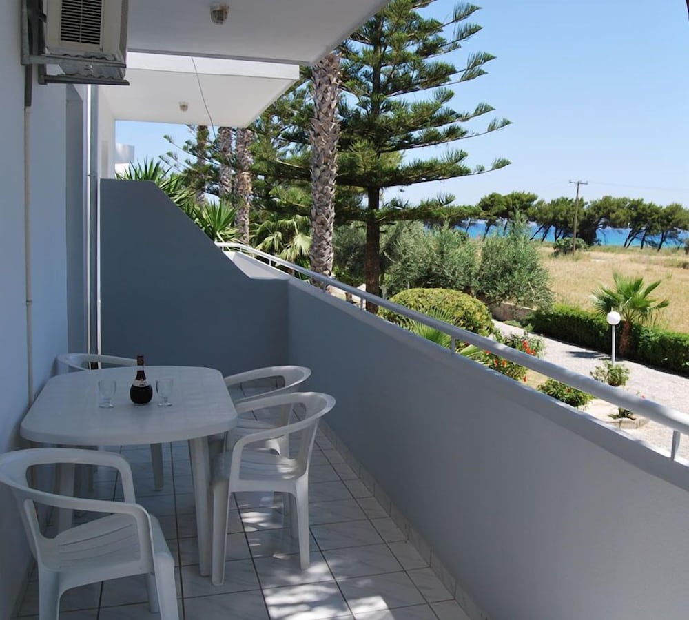 Blue Nest — Hotel rooms in Tigaki, South Aegean