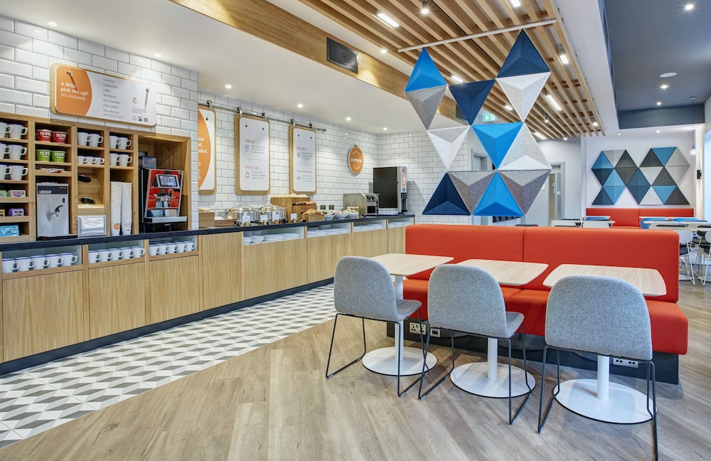 Holiday Inn Express Dublin City Centre by IHG — Restaurant & bars in Dublin, Dublin City