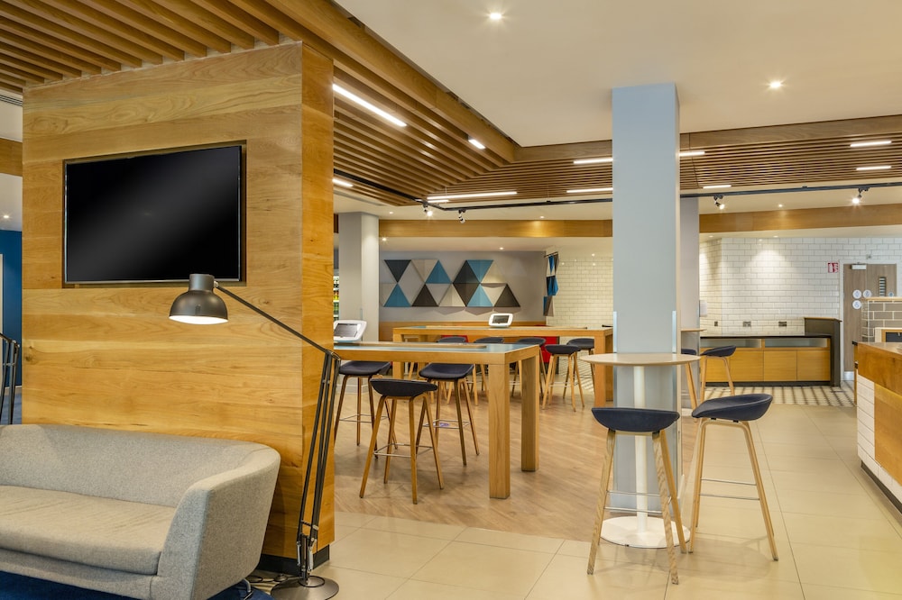 Holiday Inn Express Dublin City Centre by IHG — Restaurant & bars in Dublin, Dublin City