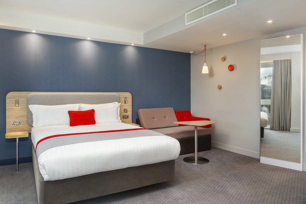 Holiday Inn Express Dublin City Centre by IHG — Hotel rooms in Dublin, Dublin City