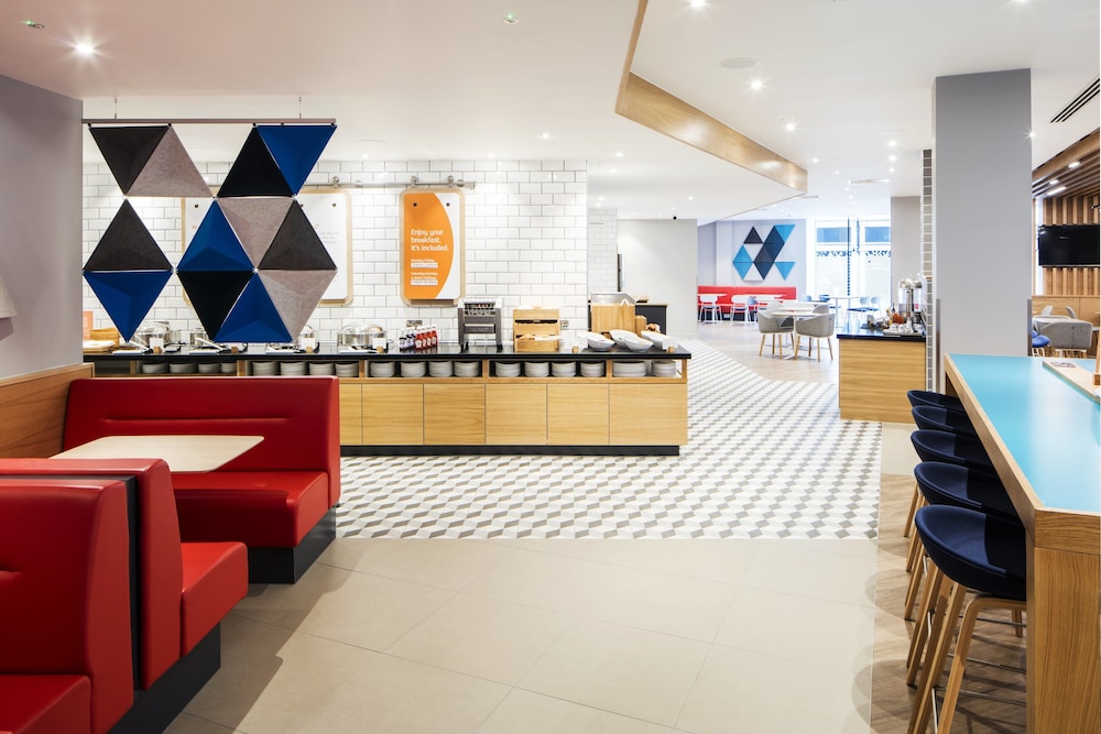 Holiday Inn Express Dublin City Centre by IHG — Restaurant & bars in Dublin, Dublin City
