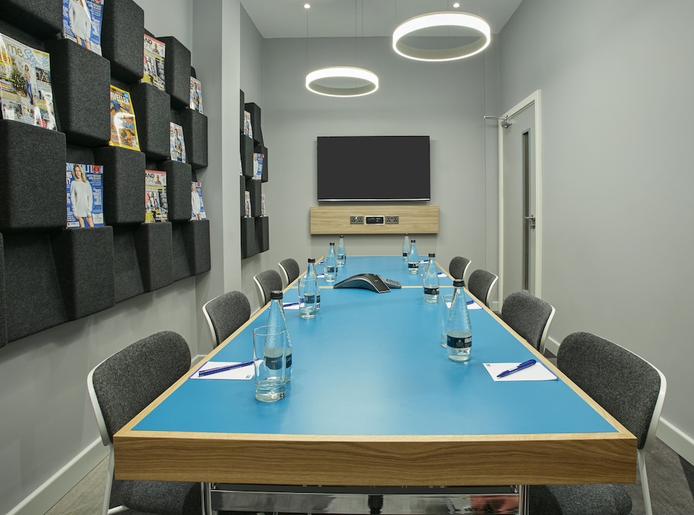 Holiday Inn Express Dublin City Centre by IHG — Hotel building in Dublin, Dublin City