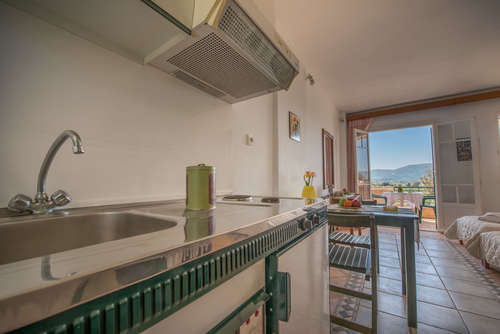 Dolce Vita Residence — Hotel rooms in Kalamaki (Zakynthos), Ionian Islands