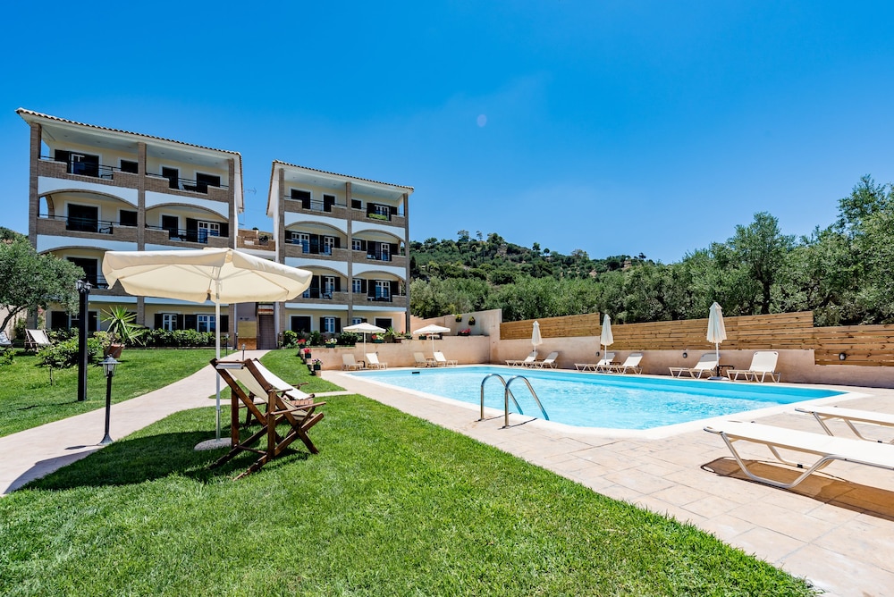 Dolce Vita Residence — Swimming pool in Kalamaki (Zakynthos), Ionian Islands