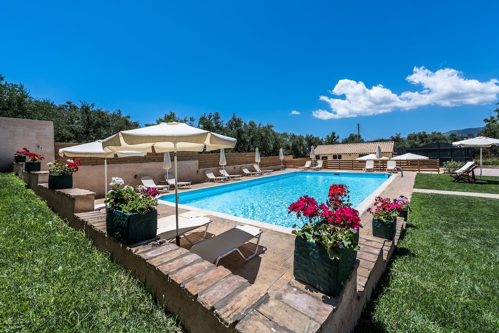 Dolce Vita Residence — Swimming pool in Kalamaki (Zakynthos), Ionian Islands