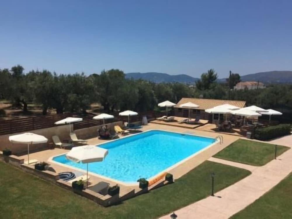 Dolce Vita Residence — Swimming pool in Kalamaki (Zakynthos), Ionian Islands