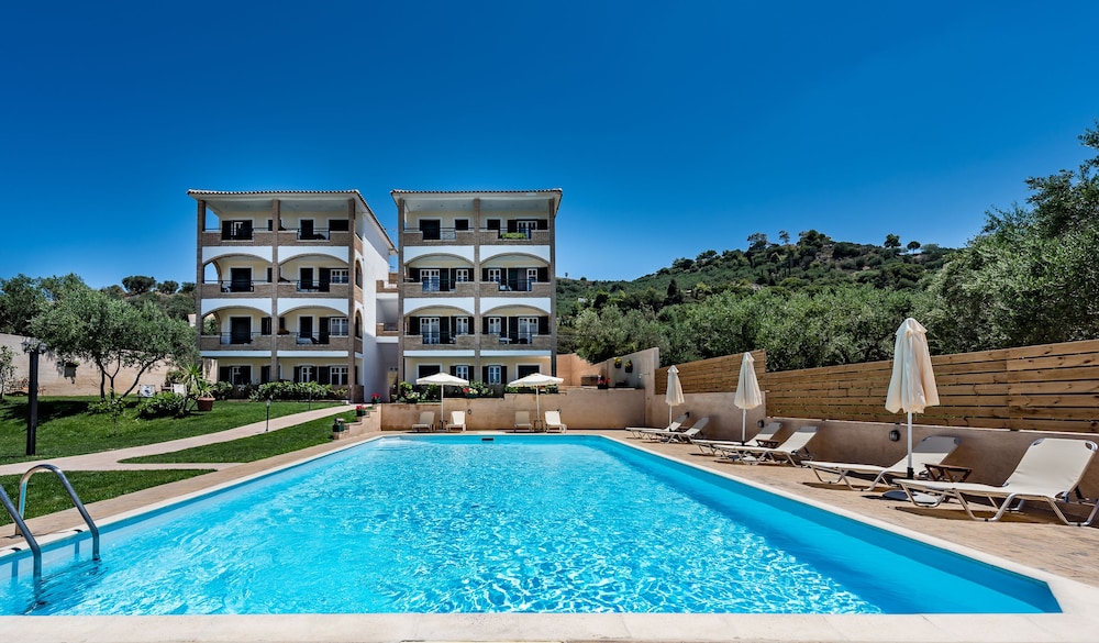 Dolce Vita Residence — Swimming pool in Kalamaki (Zakynthos), Ionian Islands