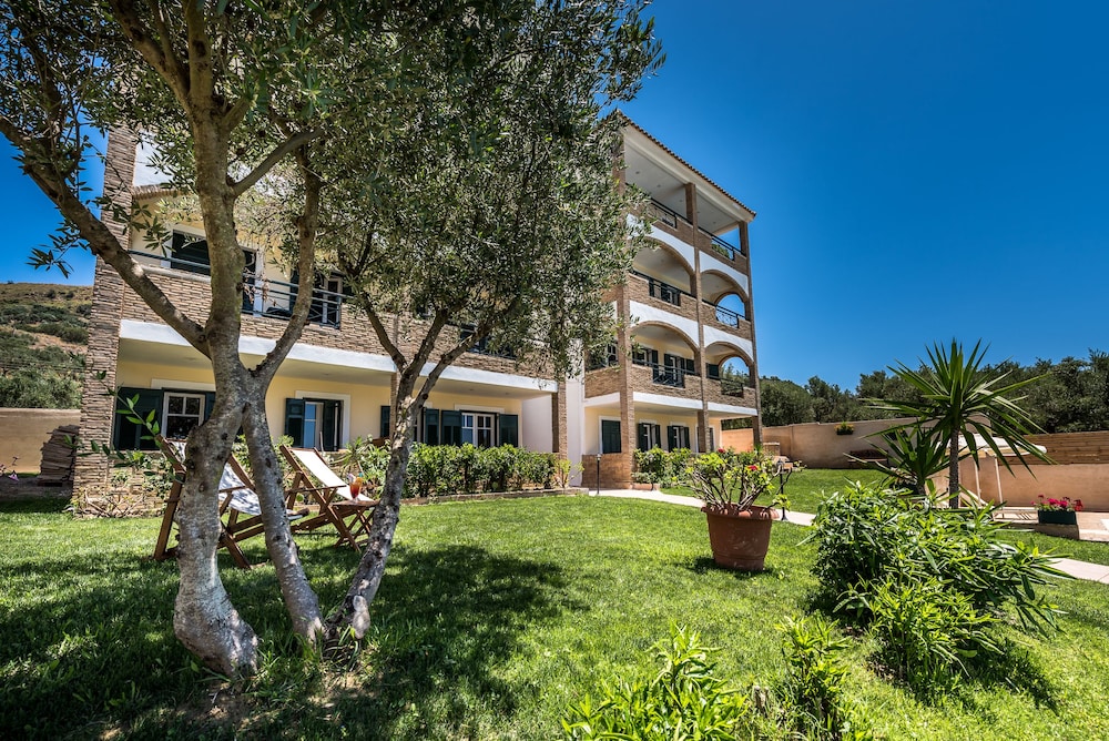 Dolce Vita Residence — Hotel building in Kalamaki (Zakynthos), Ionian Islands