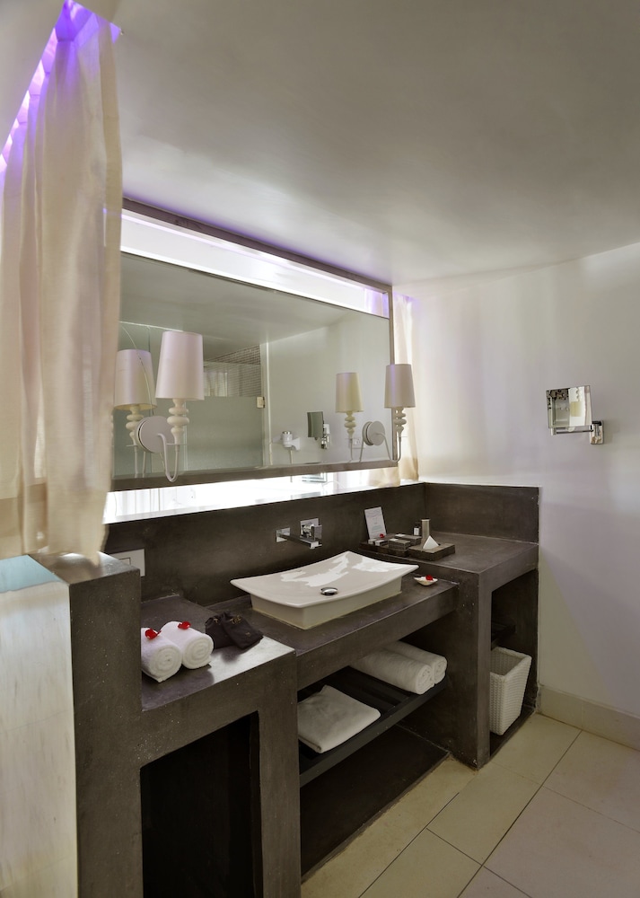 The Park Calangute Goa — Hotel rooms in Calangute, Goa