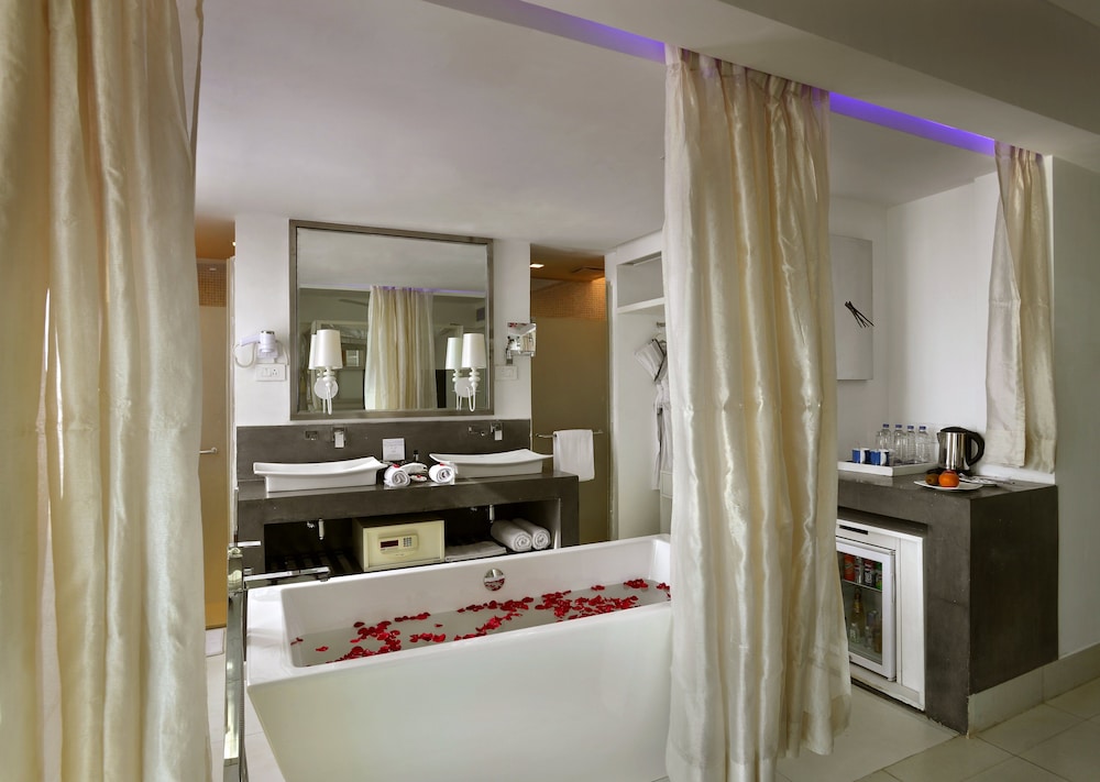 The Park Calangute Goa — Hotel rooms in Calangute, Goa