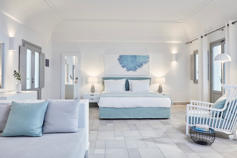 Aqua Blue Hotel — Hotel rooms in Perissa, South Aegean