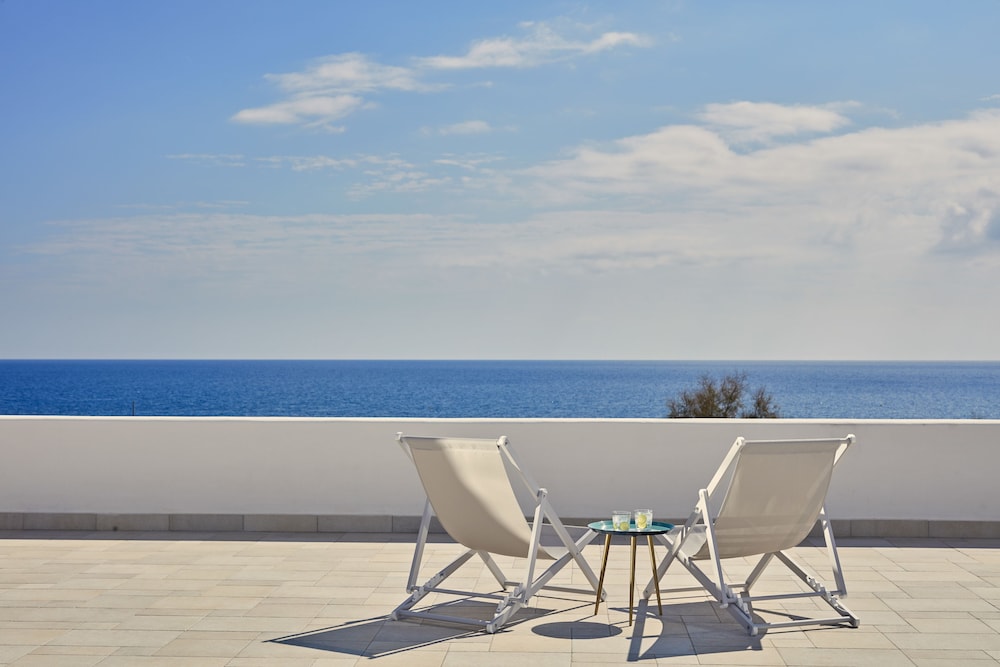 Aqua Blue Hotel — Hotel building in Perissa, South Aegean