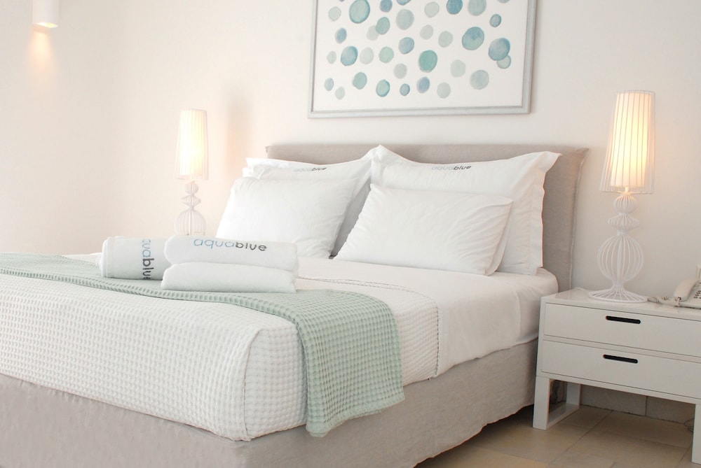 Aqua Blue Hotel — Hotel rooms in Perissa, South Aegean