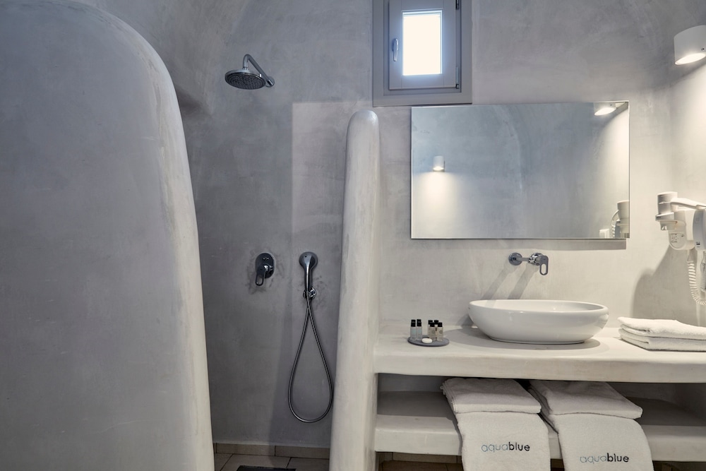 Aqua Blue Hotel — Hotel rooms in Perissa, South Aegean