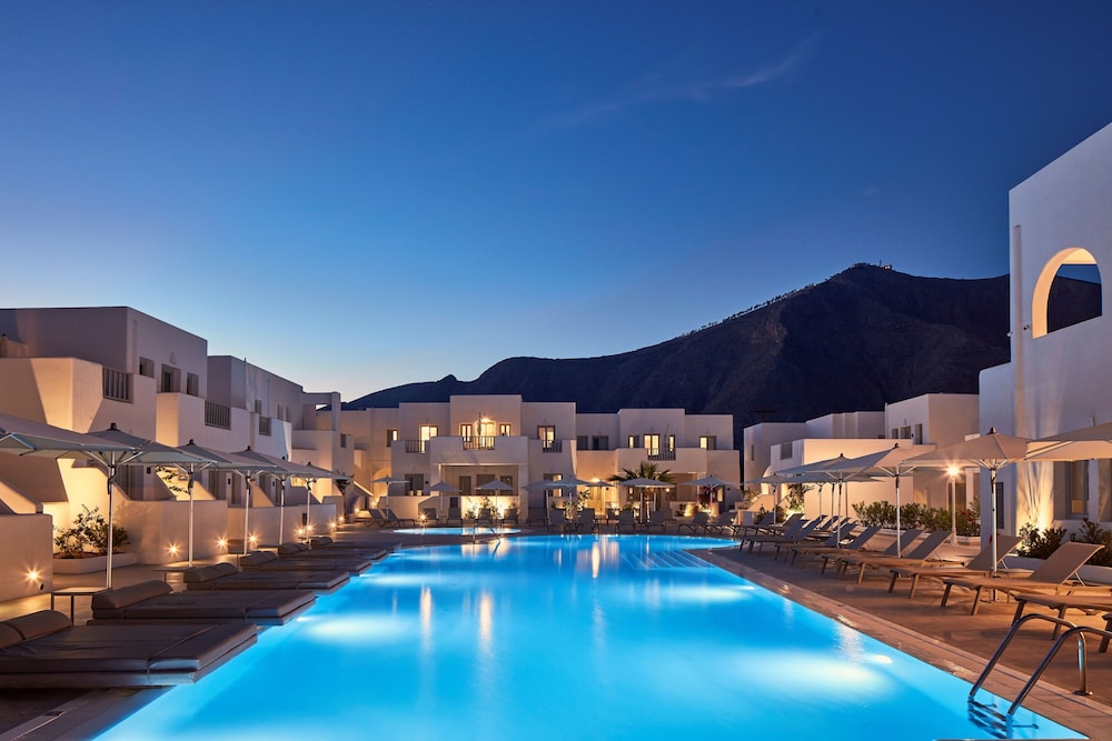 Aqua Blue Hotel — Main photo in Perissa, South Aegean