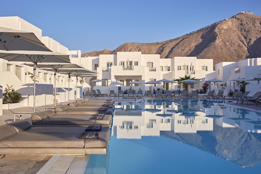 Aqua Blue Hotel — Hotel building in Perissa, South Aegean