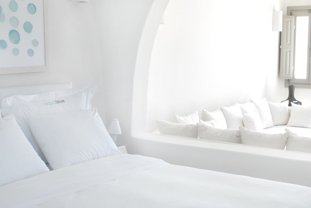Aqua Blue Hotel — Hotel rooms in Perissa, South Aegean