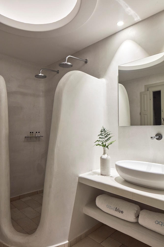 Aqua Blue Hotel — Hotel rooms in Perissa, South Aegean