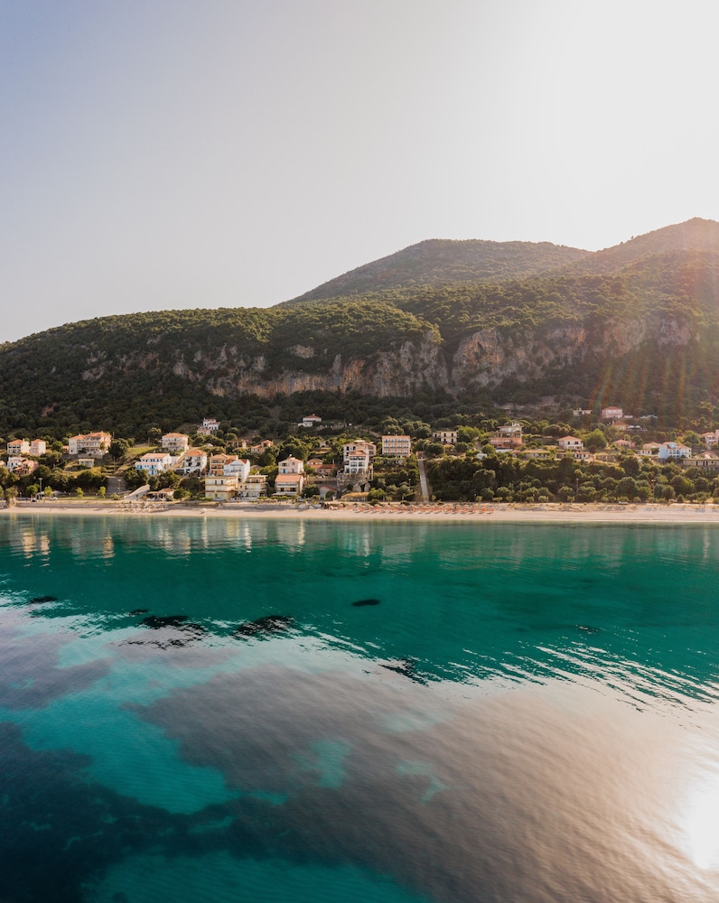 Stellatos House — Beach in Poros, Ionian Islands