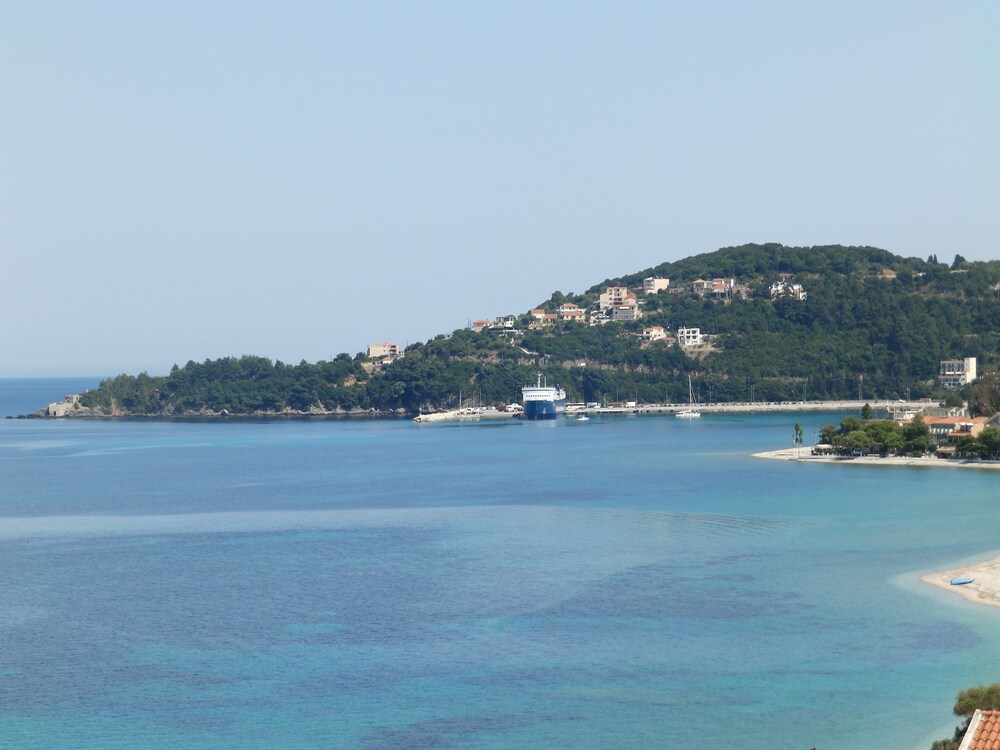 Stellatos House — Beach in Poros, Ionian Islands