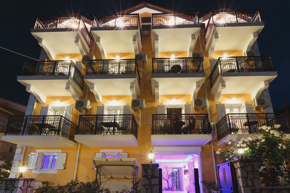 Stellatos House — Hotel building in Poros, Ionian Islands