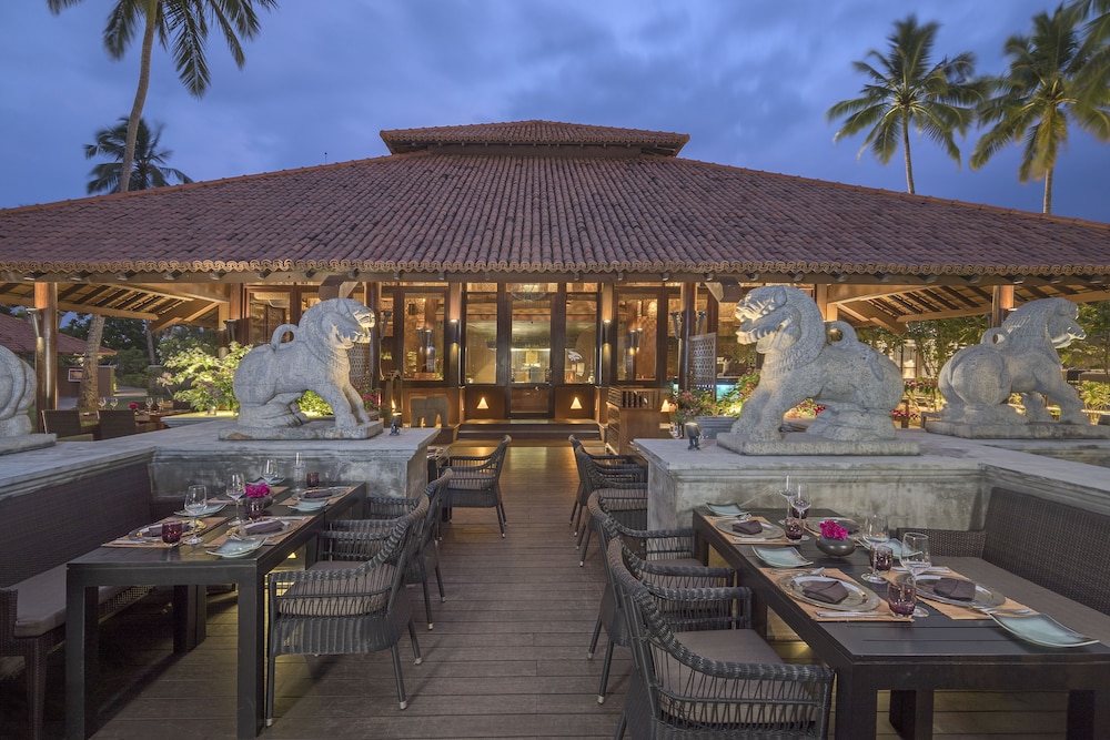 Anantara Kalutara Resort — Restaurant & bars in Kalutara