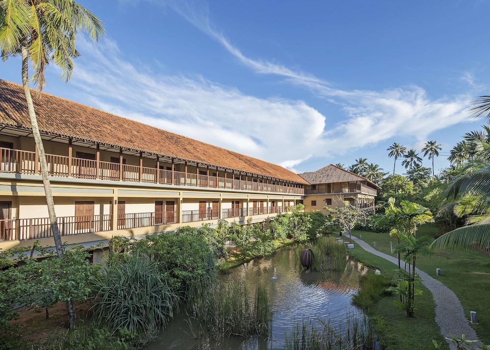 Anantara Kalutara Resort — Hotel building in Kalutara