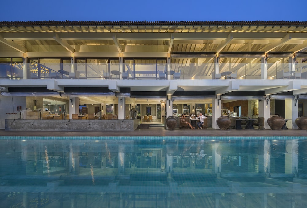 Anantara Kalutara Resort — Hotel building in Kalutara