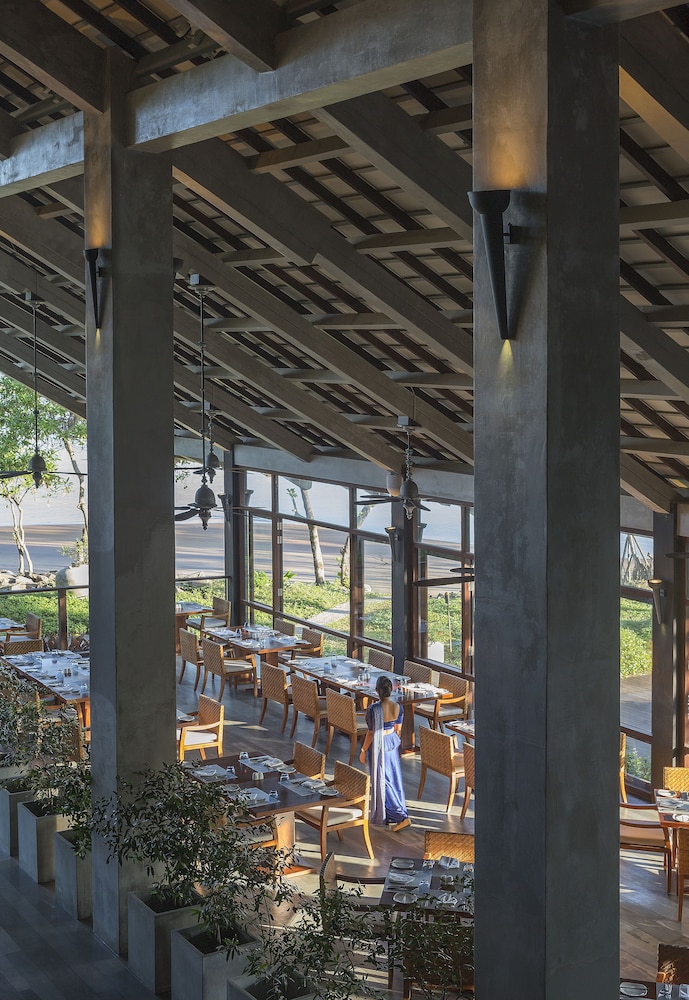 Anantara Kalutara Resort — Restaurant & bars in Kalutara