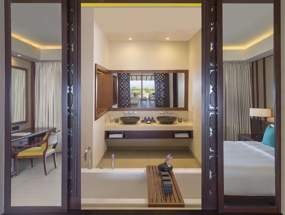 Anantara Kalutara Resort — Hotel rooms in Kalutara