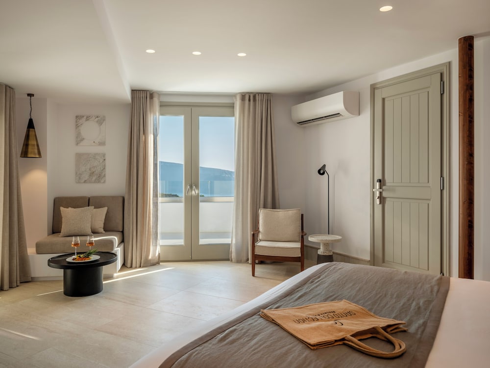 Santo Pure Oia Suites & Villas — Hotel rooms in Oia, South Aegean
