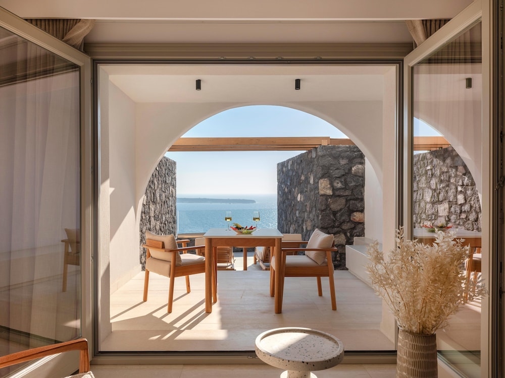 Santo Pure Oia Suites & Villas — Hotel rooms in Oia, South Aegean