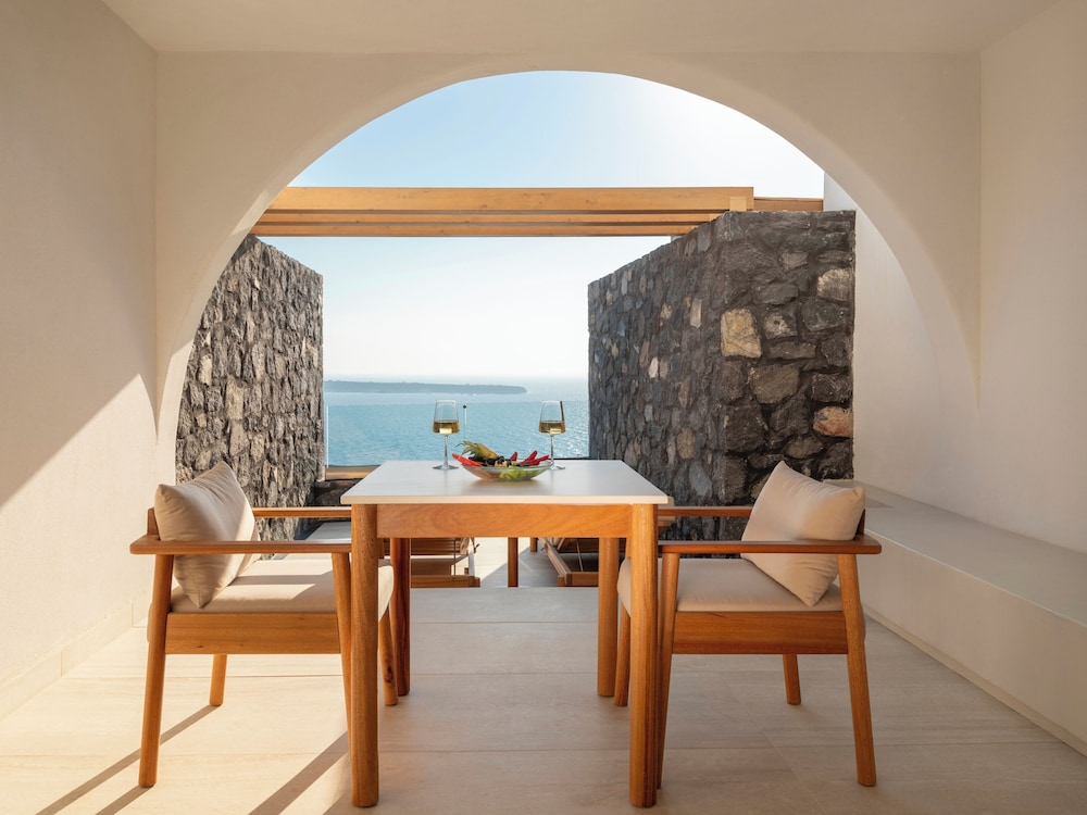 Santo Pure Oia Suites & Villas — Hotel rooms in Oia, South Aegean