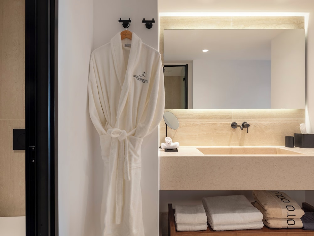 Santo Pure Oia Suites & Villas — Hotel rooms in Oia, South Aegean