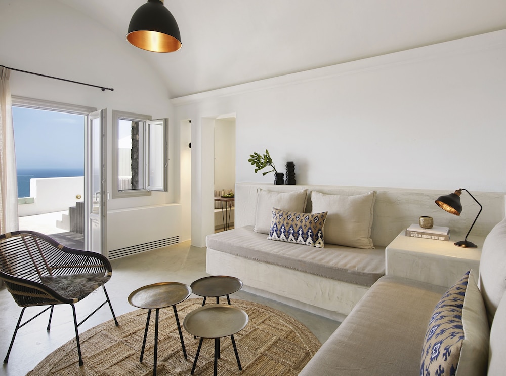 Santo Pure Oia Suites & Villas — Hotel rooms in Oia, South Aegean