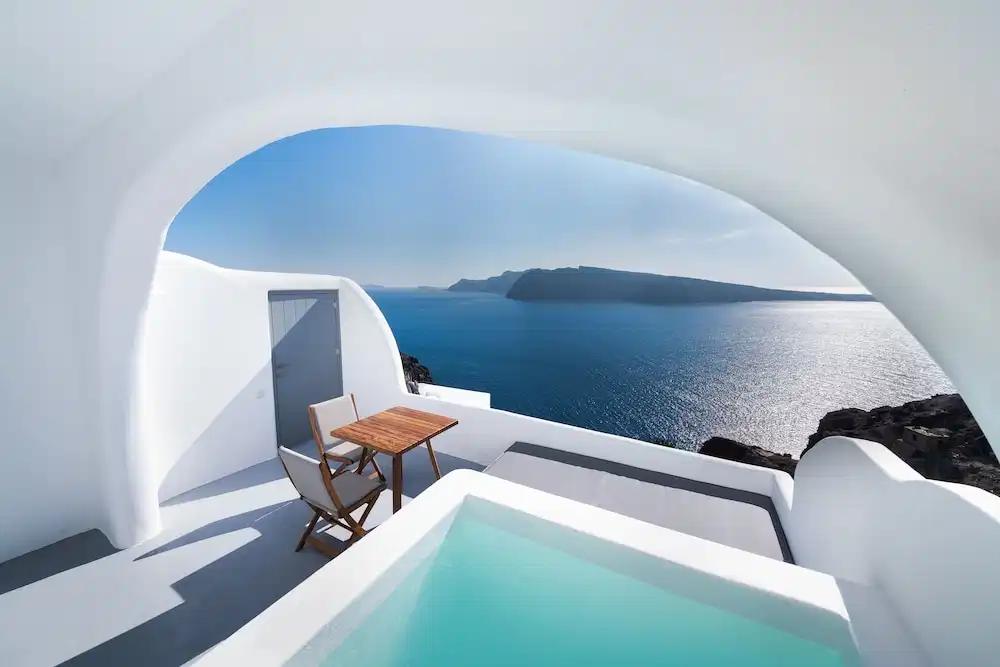 Maregio Suites — Hotel rooms in Oia, South Aegean