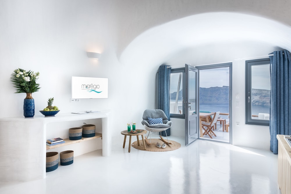 Maregio Suites — Hotel rooms in Oia, South Aegean