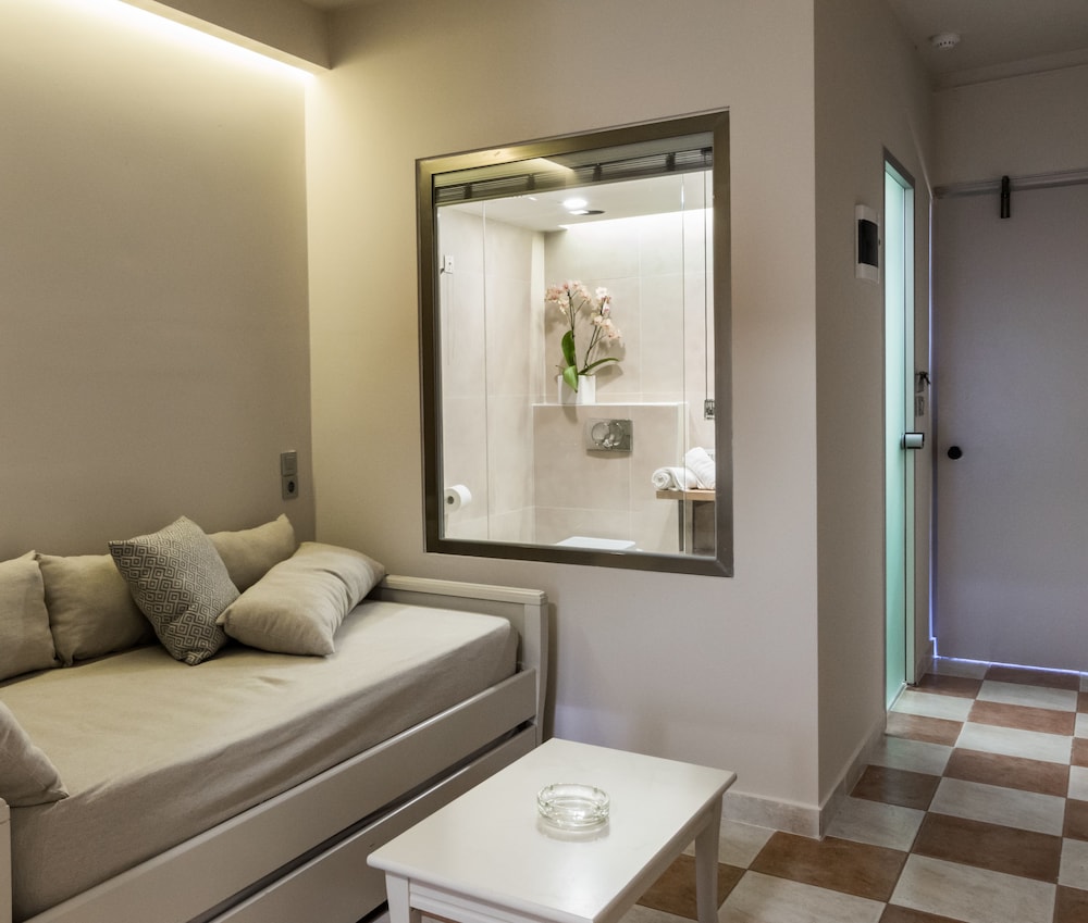 Ilios Hotel — Hotel rooms in Laganas, Ionian Islands