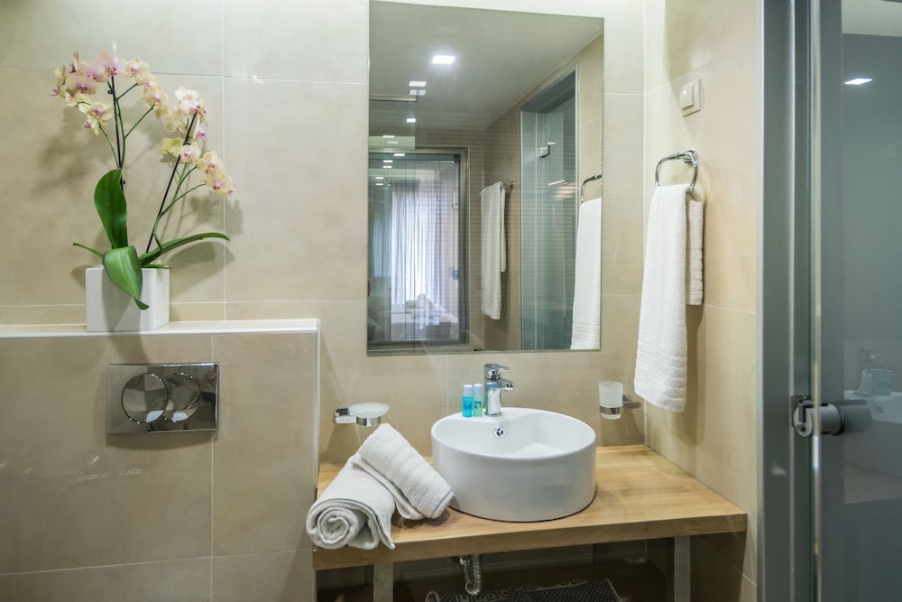 Ilios Hotel — Hotel rooms in Laganas, Ionian Islands