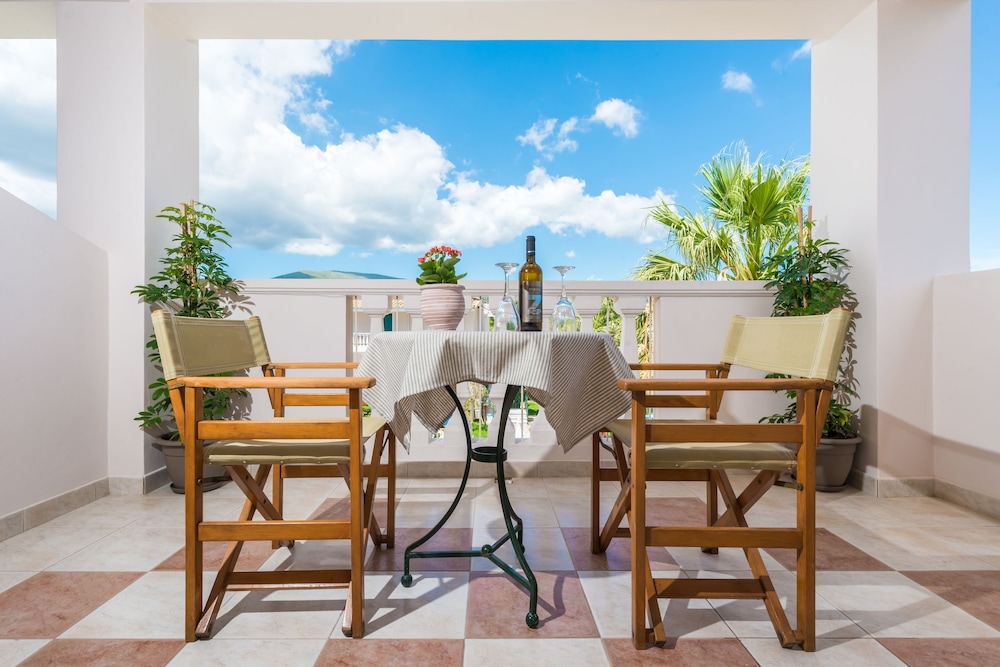 Ilios Hotel — Hotel rooms in Laganas, Ionian Islands