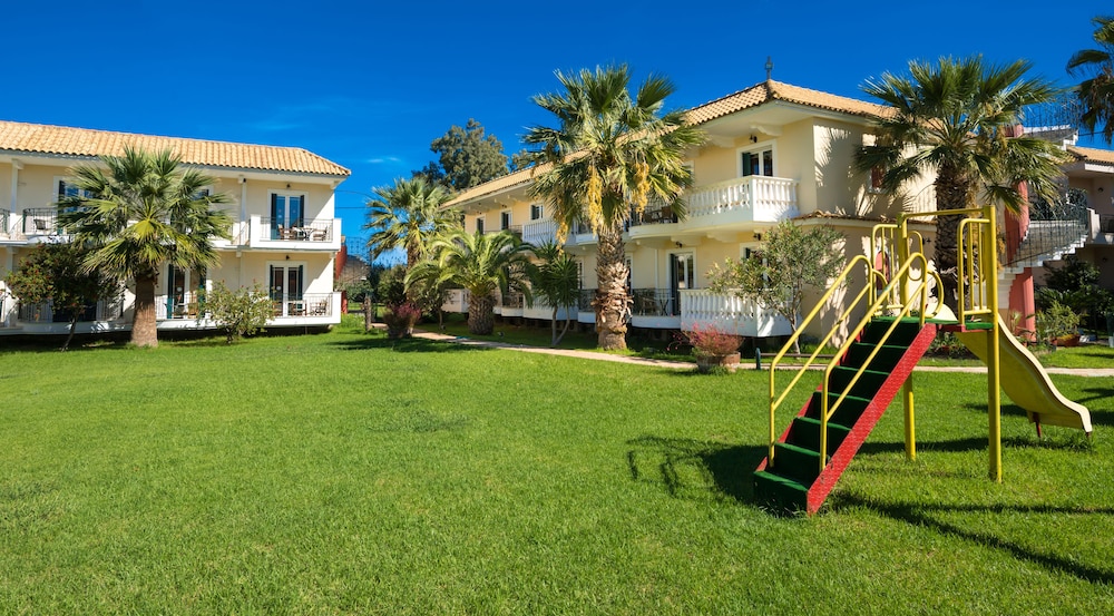 Ilios Hotel — Hotel building in Laganas, Ionian Islands