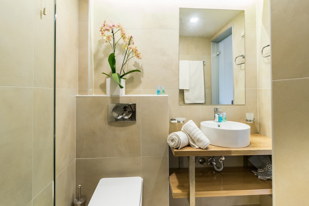 Ilios Hotel — Hotel rooms in Laganas, Ionian Islands