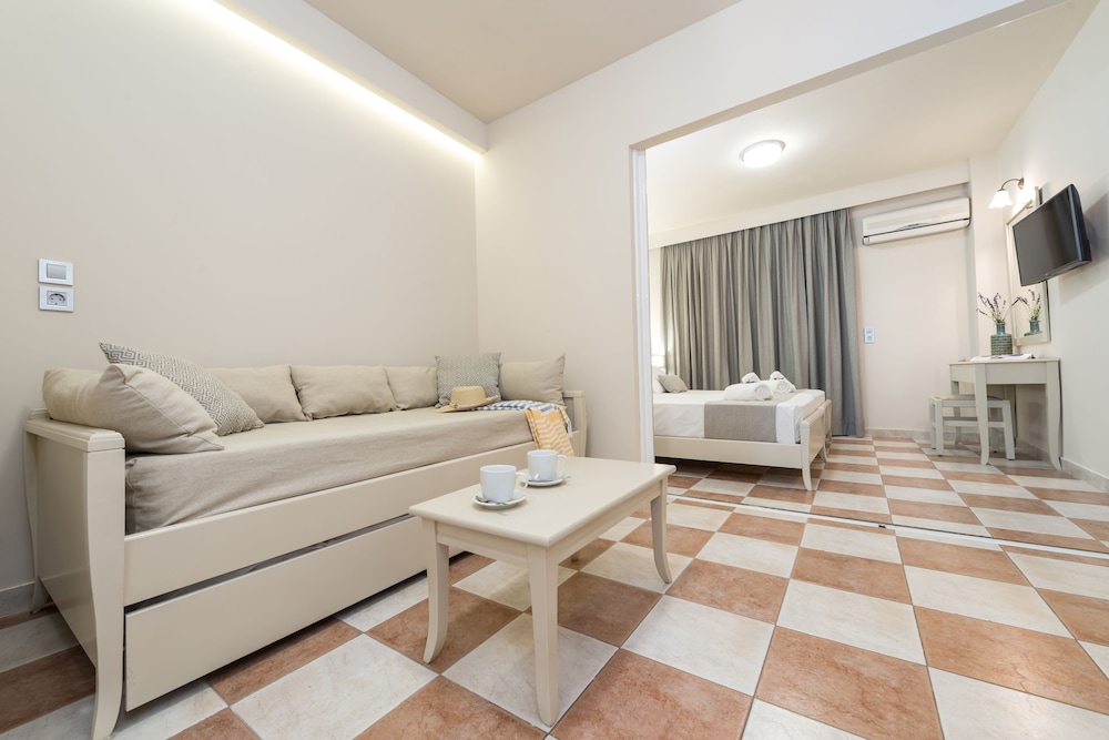 Ilios Hotel — Hotel rooms in Laganas, Ionian Islands