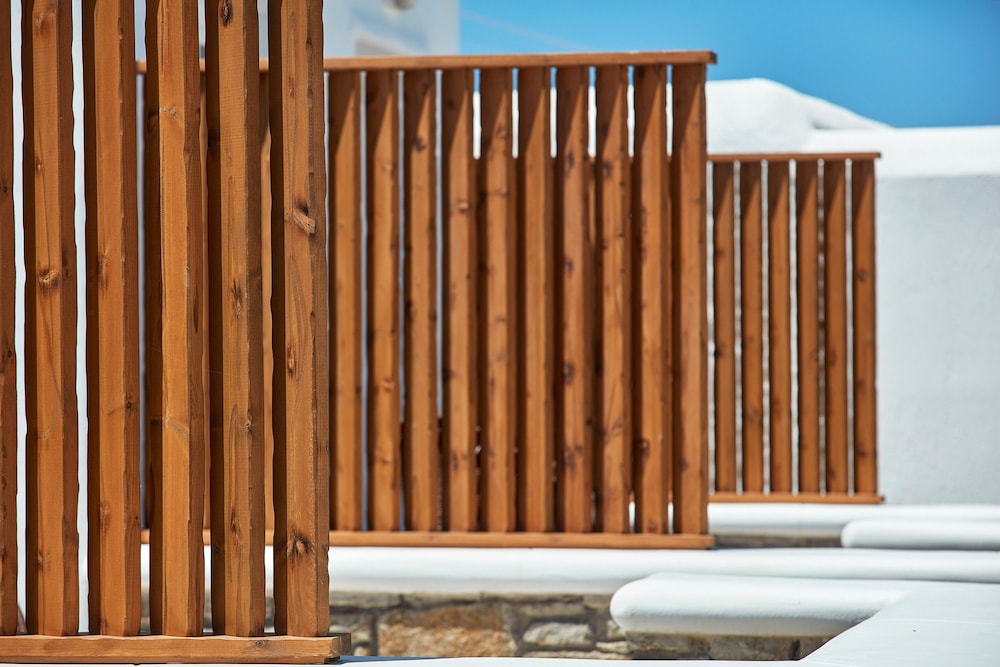 Mykonos Waves Beach House & Suites — Hotel building in Ornos, South Aegean