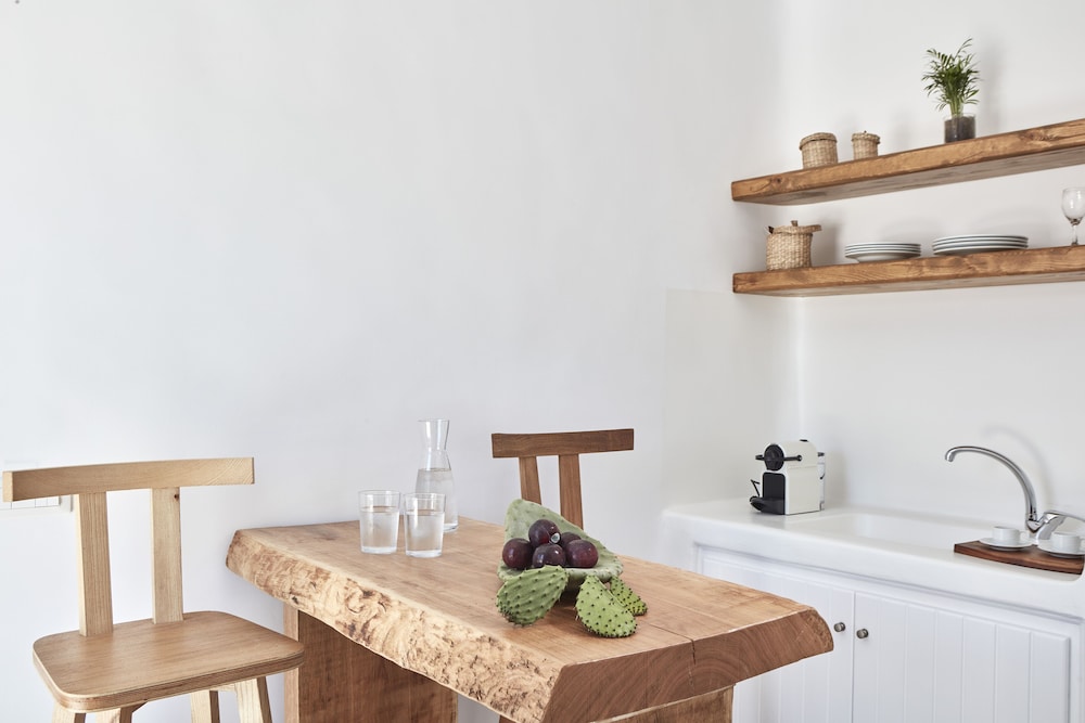 Mykonos Waves Beach House & Suites — Hotel rooms in Ornos, South Aegean