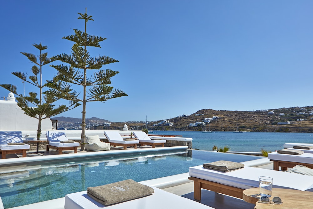 Mykonos Waves Beach House & Suites — Swimming pool in Ornos, South Aegean