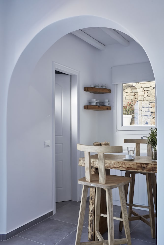 Mykonos Waves Beach House & Suites — Hotel rooms in Ornos, South Aegean