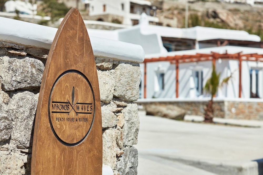 Mykonos Waves Beach House & Suites — Hotel building in Ornos, South Aegean