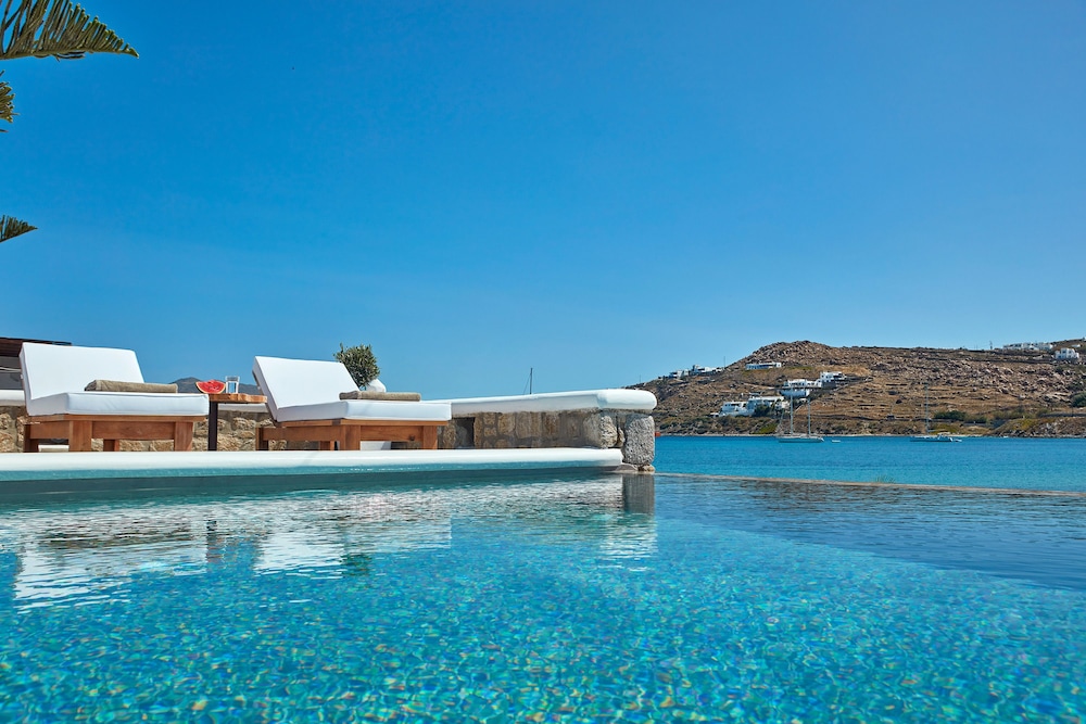 Mykonos Waves Beach House & Suites — Main photo in Ornos, South Aegean