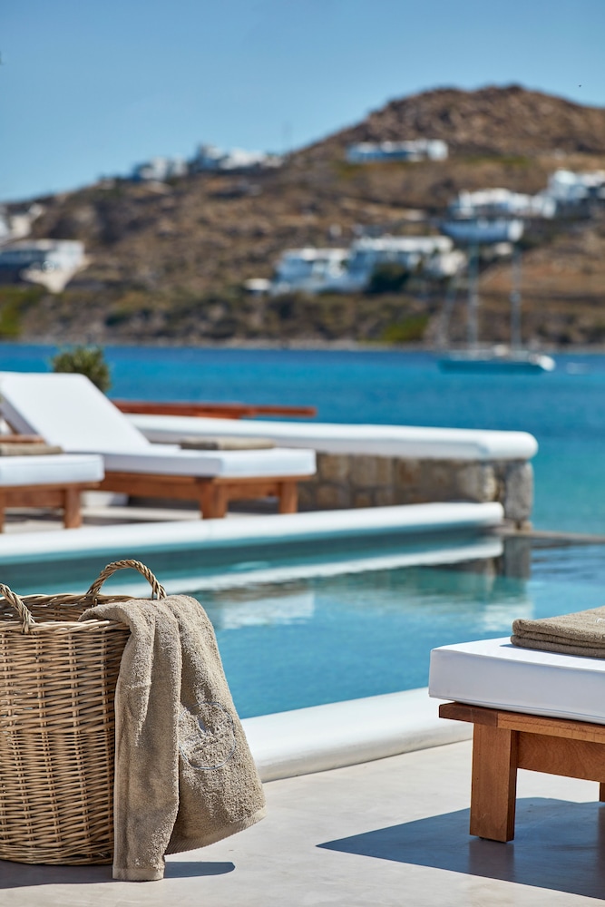Mykonos Waves Beach House & Suites — Swimming pool in Ornos, South Aegean